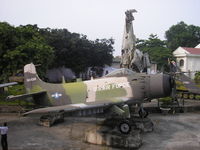 134636 - Hanoi, People Army Museum - by Henk Geerlings
