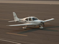 N453AT @ SMO - N453AT taxiing - by Torsten Hoff