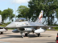 FB-18 @ EHLW - General Dynamics F-16BM Fighting Falcon FB-18 Belgian Air Component with a nice tail to commemmorate 20 Years of OCU - by Alex Smit