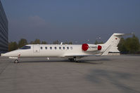 D-CNMB @ VIE - Learjet 40 - by Yakfreak - VAP