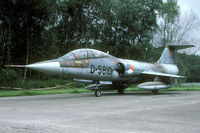 D-5810 @ EHYB - After being wfu the Dutch Starfighters were stored at Ypenburg. In 1987 a spottersday was held to take pictures of the aircraft in the storage area.