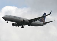 N37252 @ TPA - Continental 737-800