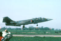 D-5813 @ EHLW - In the eighties this close we could get to the aircraft to take pictures.