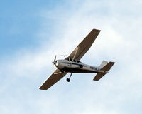 N86BJ @ KAPA - Cessna dive-bombed by falcon - by Kaze