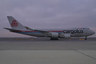 LX-KCV @ VIE - Cargolux Boeing 747-400 - by Yakfreak - VAP