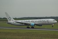 OE-LAT @ LOWW - AUSTRIAN - by Delta Kilo