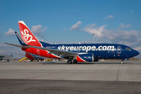 OM-NGN @ VIE - Skyeurope Boeing 737-700 - by Yakfreak - VAP