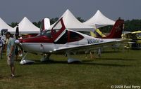 N530CP @ SFQ - A fresh Cirrus getting eyeballed at the show