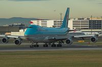 HL7602 @ LOWW - Korean Air Cargo - by Delta Kilo