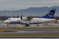 YR-ATG @ VIE - ATR-42-500 - by Juergen Postl