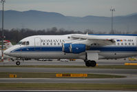 YR-BEA @ VIE - BAe 146-200
