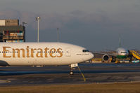 A6-EBP @ VIE - Emirates Boeing 777-300 - by Yakfreak - VAP