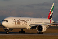 A6-EBP @ VIE - Emirates Boeing 777-300 - by Yakfreak - VAP