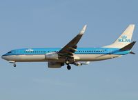 PH-BXG @ LEBL - On final to RWY 25R. - by Jorge Molina