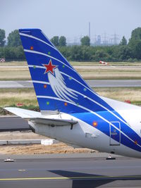 TC-SKB @ EDDL - Boeing B737-430 TC-SKB Sky Airlines - by Alex Smit
