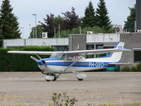 PH-GEO @ EHBK - Cessna CF172N Skyhawk PH-GEO Stella Aviation - by Alex Smit