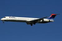 N913DN @ LAS - visitor - by Wolfgang Zilske