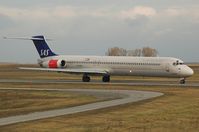 LN-RMO @ LOWW - SAS  MD81 - by Delta Kilo
