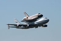 OV-105 @ NFW - Shuttle Endeavor and the Shuttle Carrier Aircraft departing NASJRB Ft.Worth (Carswell AFB)