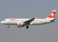 HB-IJR @ LEBL - On final to RWY 25R. - by Jorge Molina