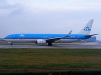 PH-BXS @ EGCC - KLM - by chris hall