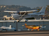 N2296N @ SMO - N2296N arriving on RWY 21 - by Torsten Hoff