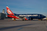 OM-NGP @ VIE - Skyeurope Boeing 737-700 - by Yakfreak - VAP