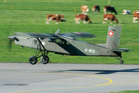 V-613 @ LSMM - The last year the PC-6 have badges applied. Both LT Kp 7 and LT St 7 badges can be soon on the nose. - by Joop de Groot