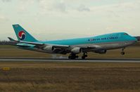 HL7602 @ LOWW - Koean Air Cargo - by Delta Kilo