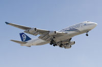 ZK-NBT @ KLAX - Air New Zealand landing at Los Angeles - by Todd Royer
