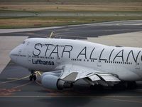 D-ABTH @ EDDF - star Alliance-Lufthansa