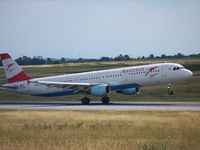 OE-LBA @ LOWW - Austrian