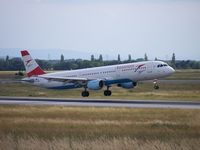 OE-LBE @ LOWW - Austrian