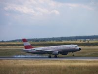 OE-LBP @ LOWW - Austrian