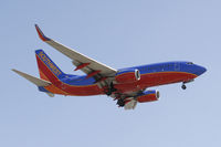 N200WN @ KLAX - Southwest 737 landing at LAX - by Todd Royer