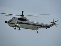 MM80972 @ LIRE - nice to see a visitor on a open door - by remco van kuilenburg