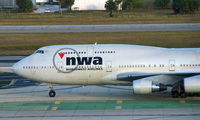 N673US @ KTPA - NW 744