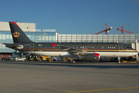 JY-AYD @ VIE - Royal Jordanian Airbus 320 - by Yakfreak - VAP