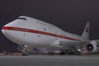 A6-UAE @ VIE - UAE Government Boeing 747-400 - by Yakfreak - VAP