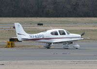 N742PD @ DTN - Taxiing at the Downtown Shreveport airport. - by paulp