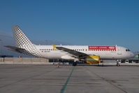 OE-LEV @ VIE - Fly Niki Airbus 320 - by Yakfreak - VAP