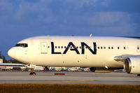 HC-CGZ @ KMIA - LAN Ecuador - by N6701