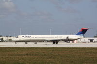 N900DE @ KMIA - MD-88