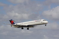 N912DE @ KMIA - MD-88