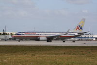 N905AN @ KMIA - Boeing 737-800 - by Mark Pasqualino