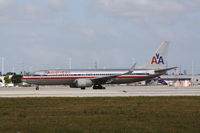 N925AN @ KMIA - Boeing 737-800 - by Mark Pasqualino