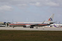 N916AN @ KMIA - Boeing 737-800 - by Mark Pasqualino