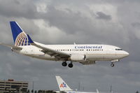 N14653 @ KMIA - Boeing 737-500