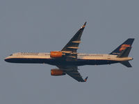 TF-FIU @ JKF - Cool Icelandic 757 basks in the summer evening's glow as it approaches JFK. - by Daniel L. Berek