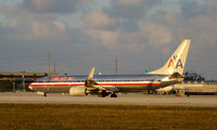 N931AN @ KMIA - American